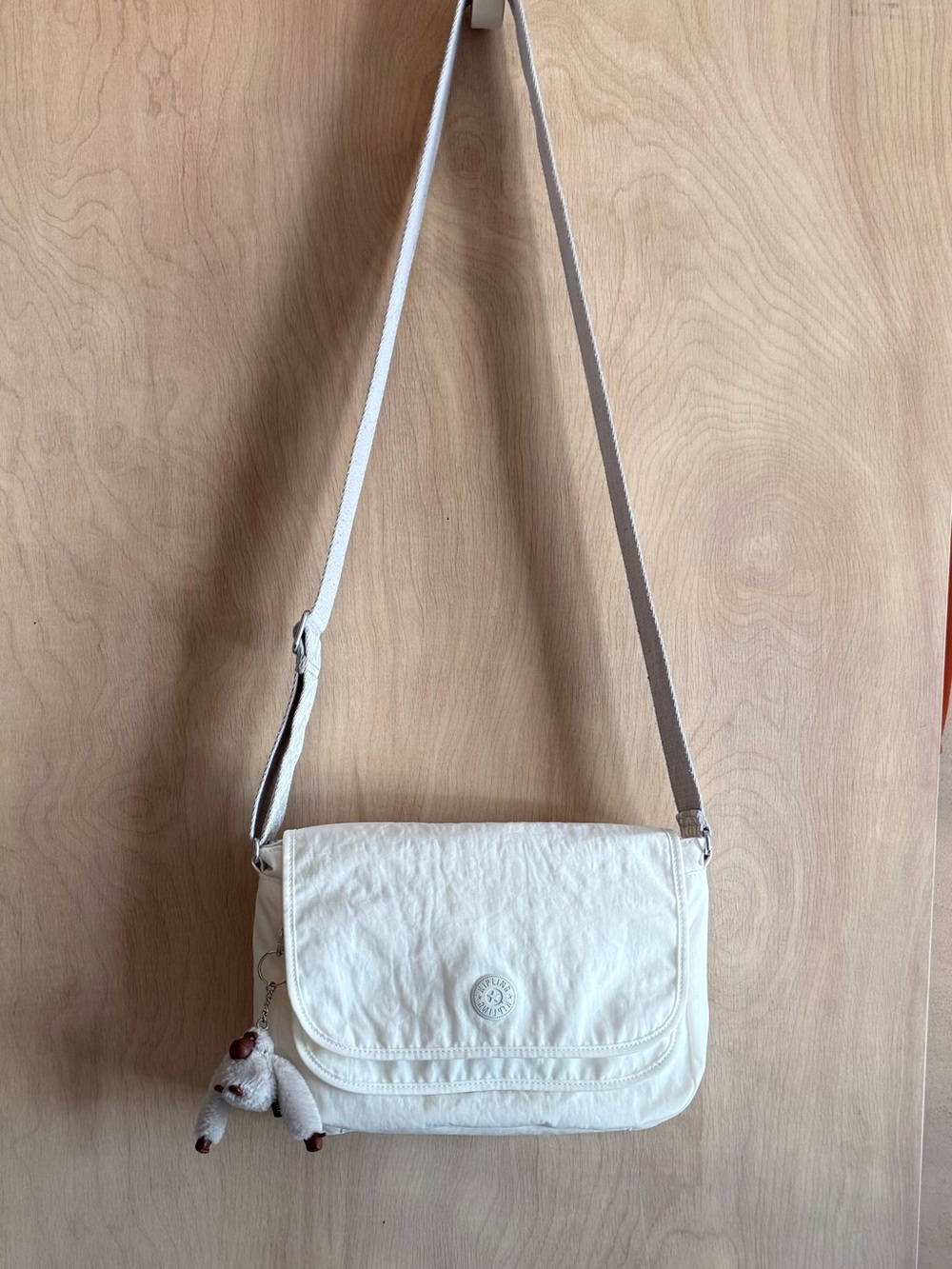 Kipling Organizer Messenger Crossbody Monkey Charm Nylon Crinkle EUC White Chalk